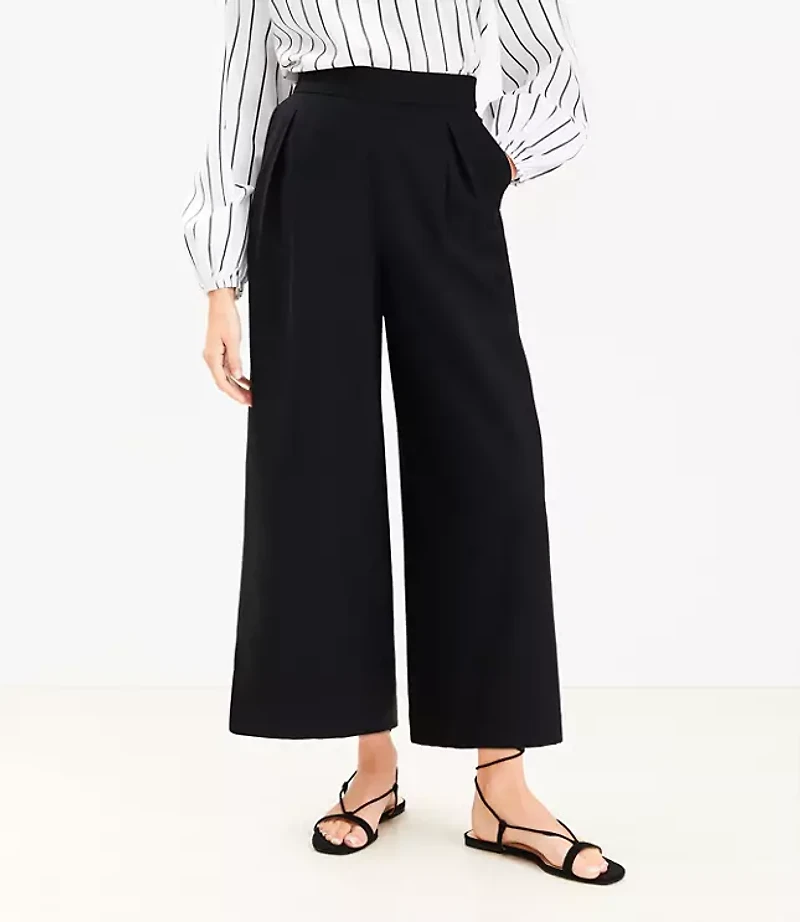Pleated Pull On Culottes Texture