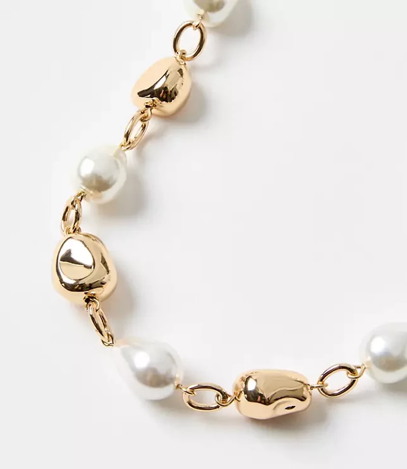 Pearlized Molded Statement Necklace