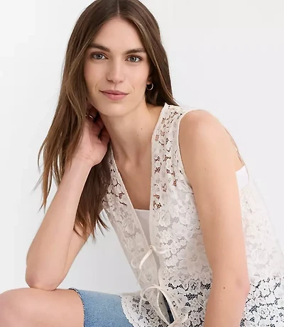 Petite Scalloped Floral Lace Bow Vest