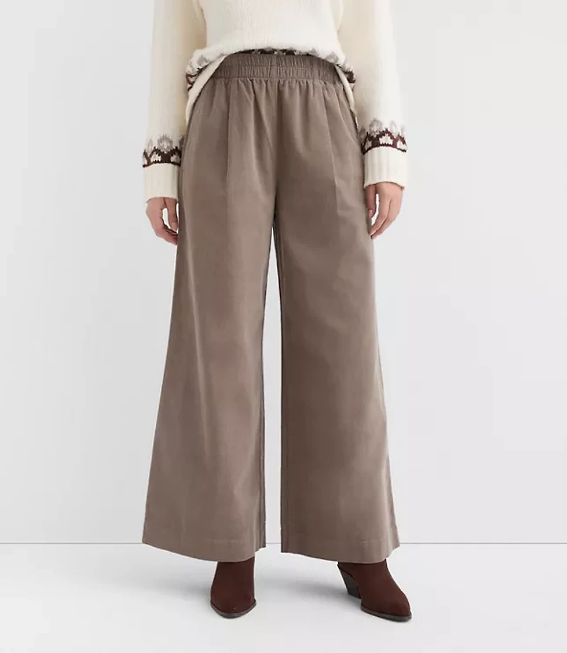 Petite Pleated Pull On Wide Leg Pants in Corduroy
