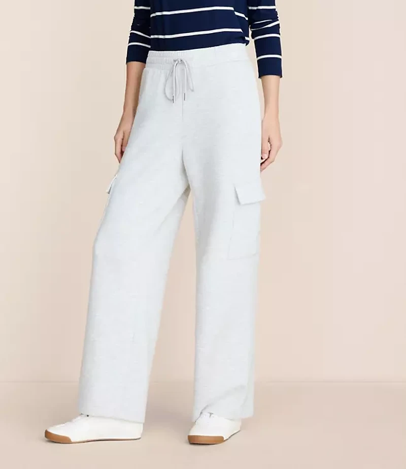 Lou & Grey Heathered Scubasoft Straight Leg Cargo Pants