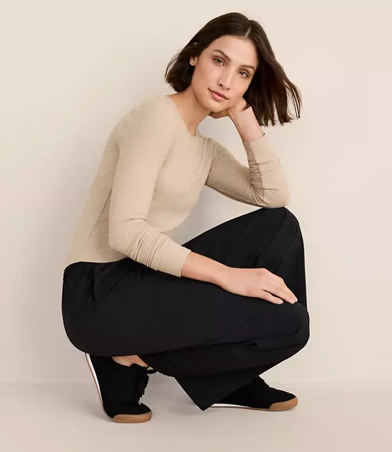 Lou & Grey Heathered Ribbed Shirttail Top