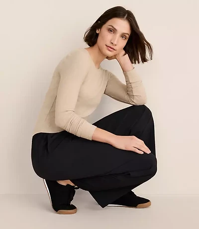 Lou & Grey Heathered Ribbed Shirttail Top