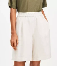 Petite Pull On Bermuda Shorts in Linen Blend