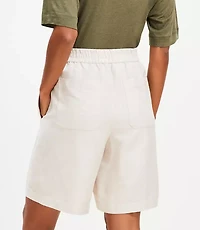 Petite Pull On Bermuda Shorts in Linen Blend