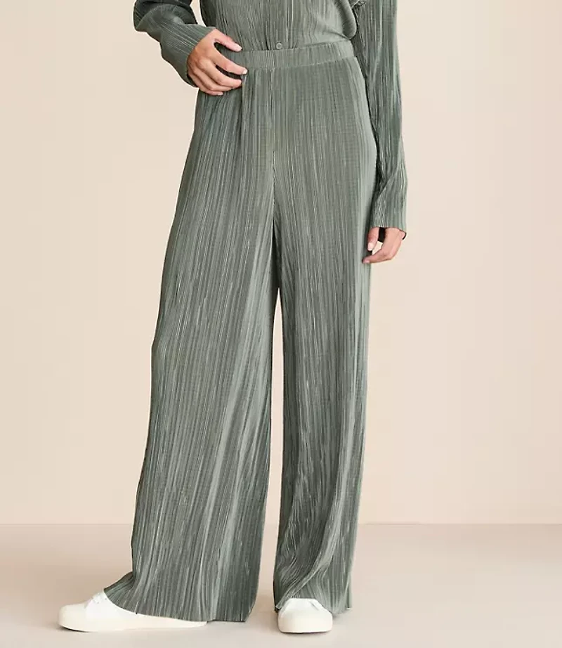 Lou & Grey Pleated Wide Leg Pants