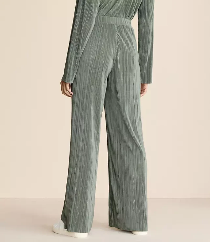 Lou & Grey Pleated Wide Leg Pants