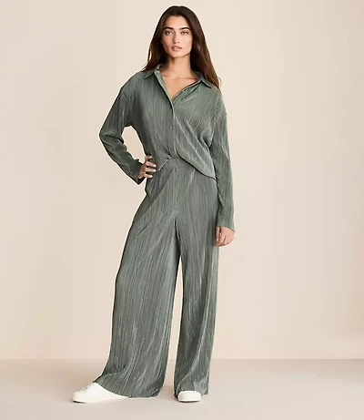 Lou & Grey Pleated Wide Leg Pants