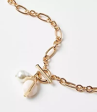 Pearlized Chunky Toggle Necklace