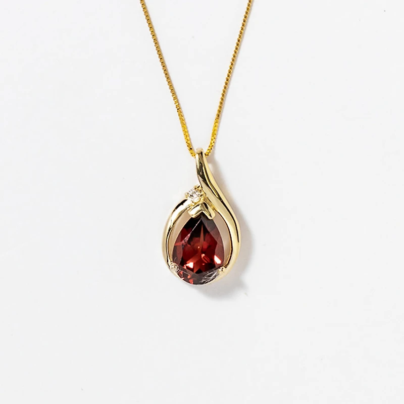 Garnet Necklace in 10K Yellow Gold