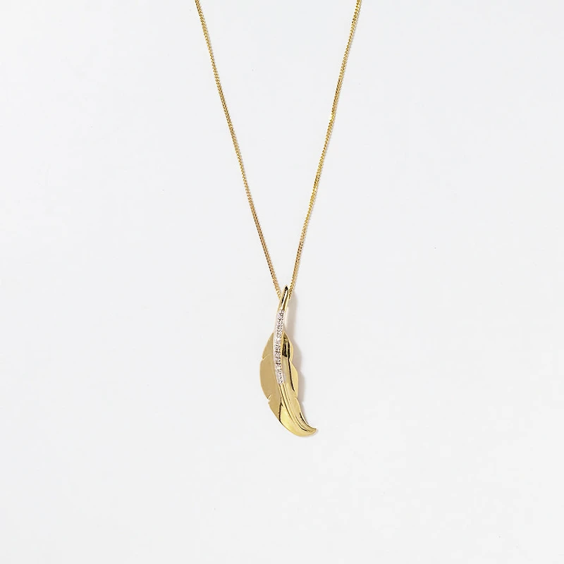 Diamond Feather Necklace in 10K Yellow Gold (0.04 ct tw)