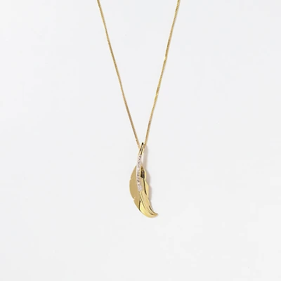 Diamond Feather Necklace in 10K Yellow Gold (0.04 ct tw)