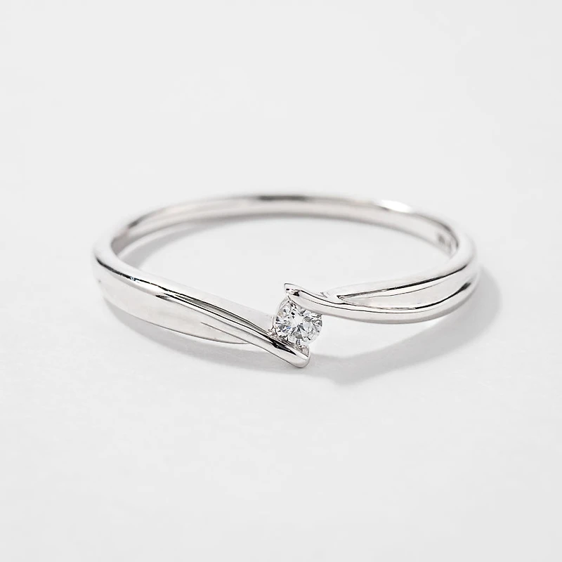 Diamond Celebration Ring 10K White Gold (0.04ct tw)