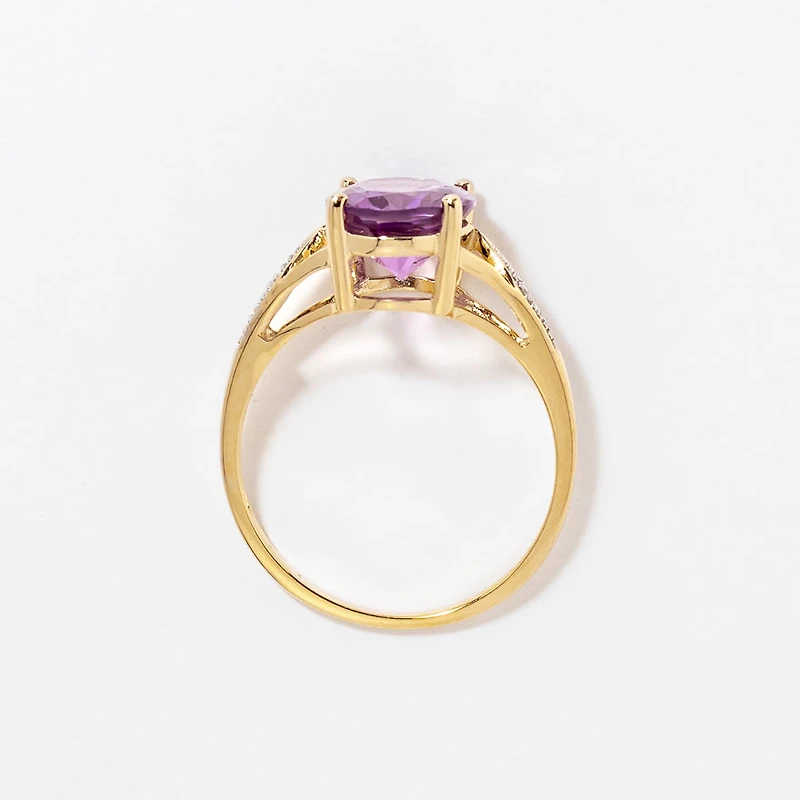 Oval Amethyst Ring 10K Yellow Gold