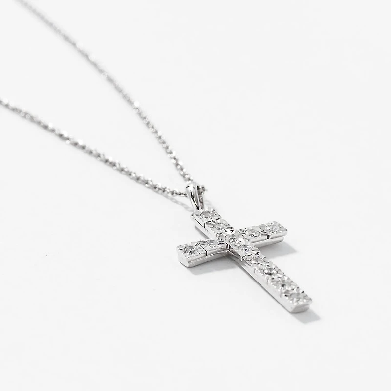 Diamond Cross Pendant Necklace in 10K White Gold (0.15 ct tw)