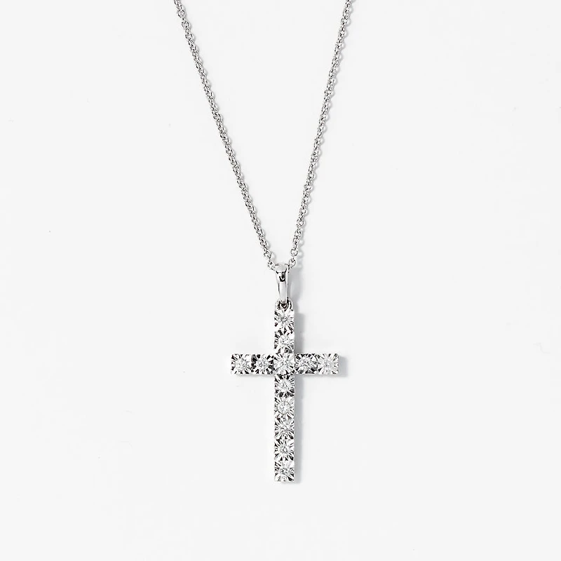 Diamond Cross Pendant Necklace in 10K White Gold (0.15 ct tw)