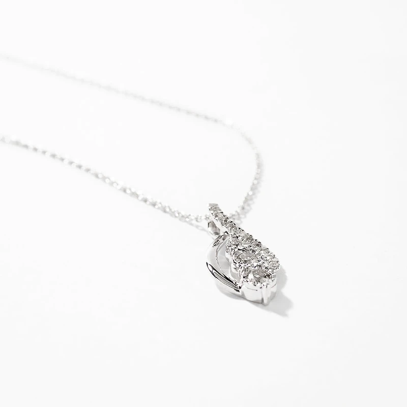 Diamond Cluster Necklace in 10K White Gold (0.20 ct tw)