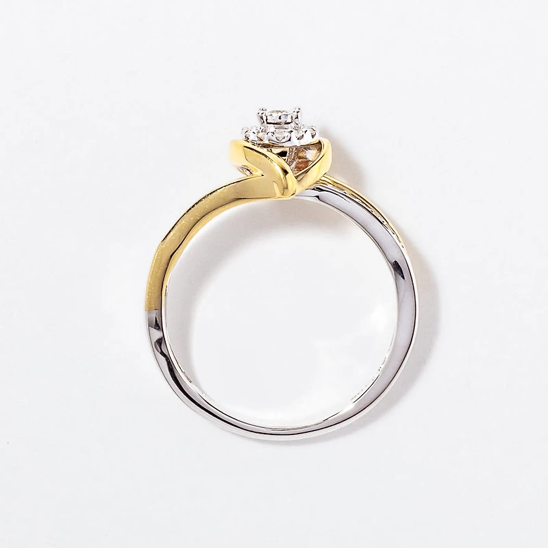 Diamond Cluster Ring 10K White and Yellow Gold (0.15 ct tw)