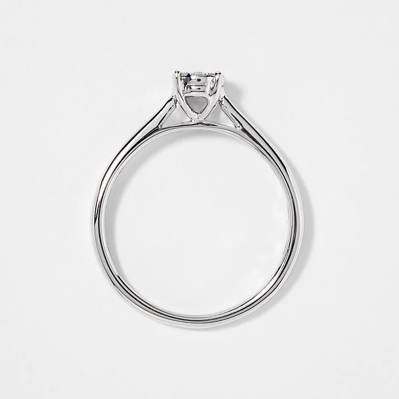 White Gold Diamond Cluster Promise Ring (0.05 ct tw)