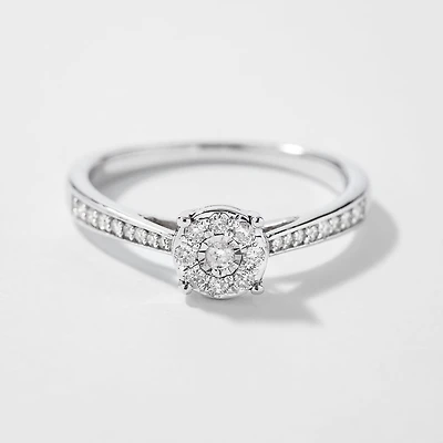 Diamond Cluster Ring 10K White Gold (0.15 ct tw)