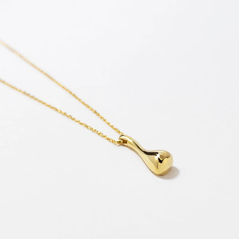 Droplet Necklace in 10K Yellow Gold