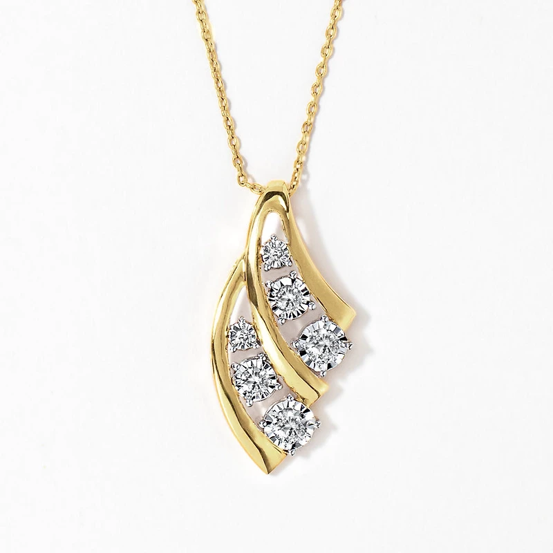 Diamond Cluster Necklace in 10K Yellow and White Gold (0.33 ct tw)