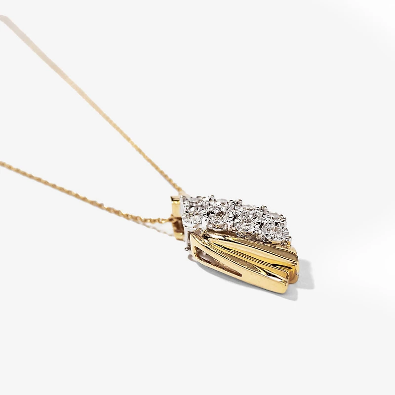 Diamond Cluster Pendant in 10K Yellow Gold (0.25 ct tw)