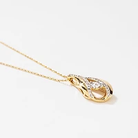 Diamond Cluster Necklace in 10K Yellow Gold (0.23 ct tw)