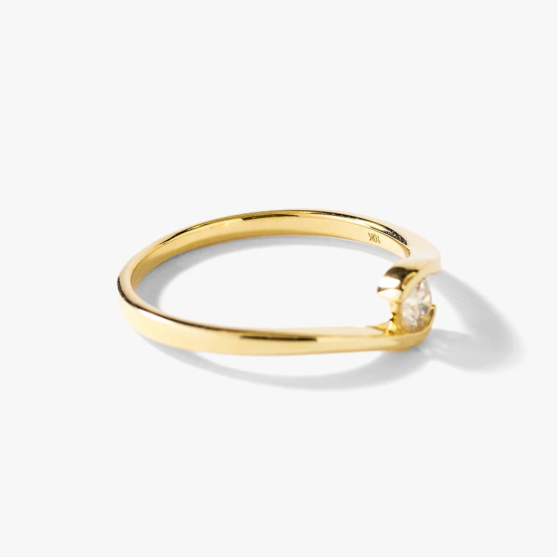 Solitaire Diamond Ring 10K Yellow Gold (0.15ct tw)