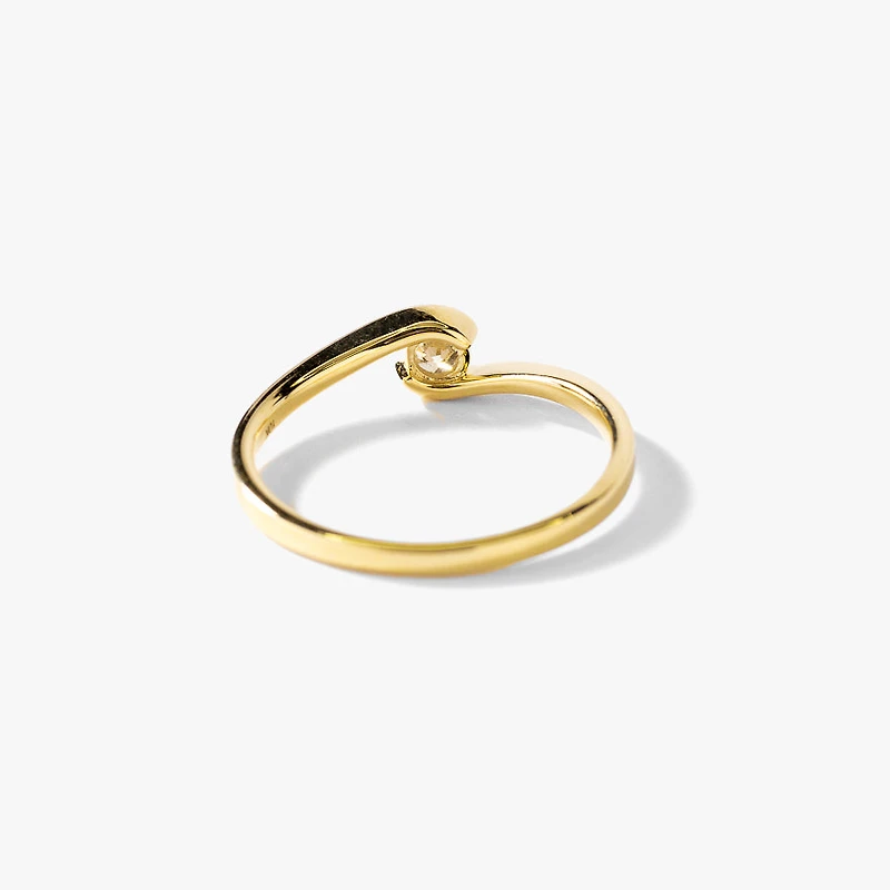 Solitaire Diamond Ring 10K Yellow Gold (0.15ct tw)