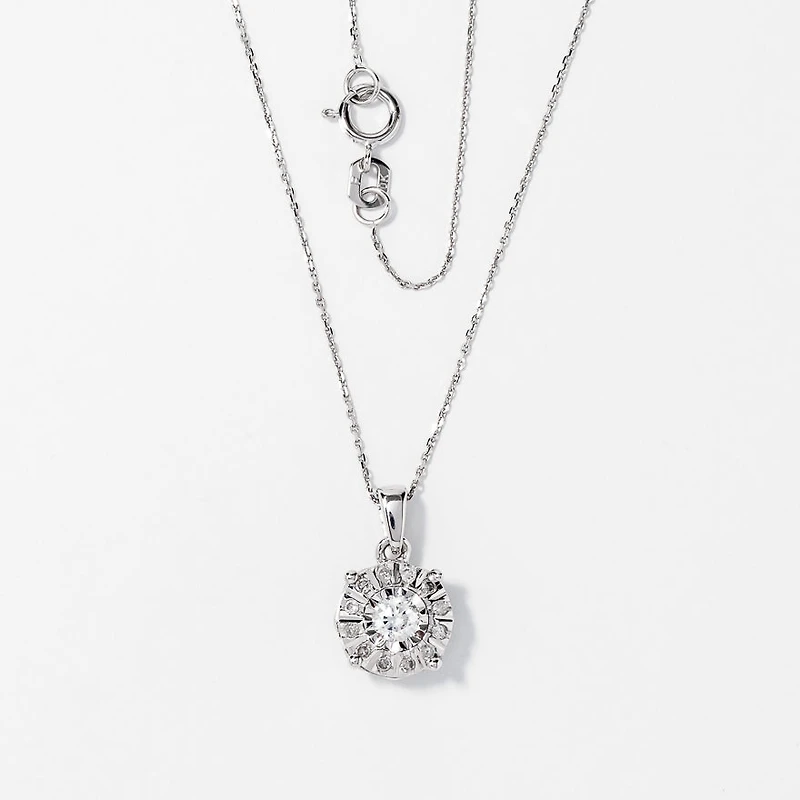 Diamond Cluster Necklace in 10K White Gold (0.25 ct tw)