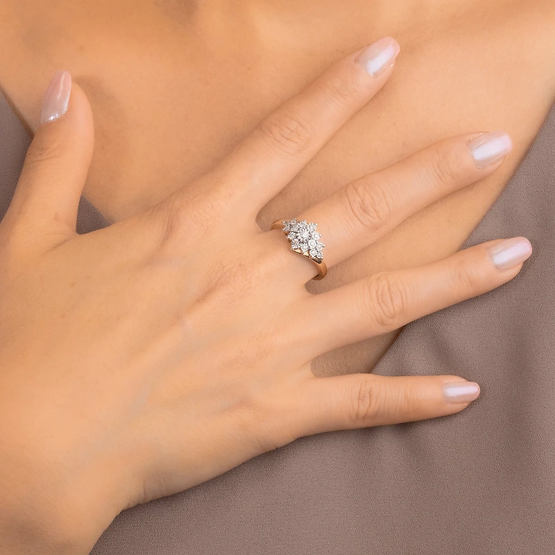 -Lilith- 10K Yellow and White Gold Diamond Cluster Ring (0.20 ct tw)