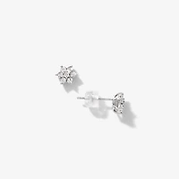 Flower Diamond Stud Earrings in 10K White Gold (0.04 ct tw)