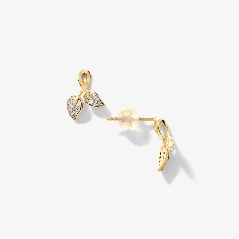 Diamond Leaf Stud Earrings in 10K Yellow Gold (0.12 ct tw)