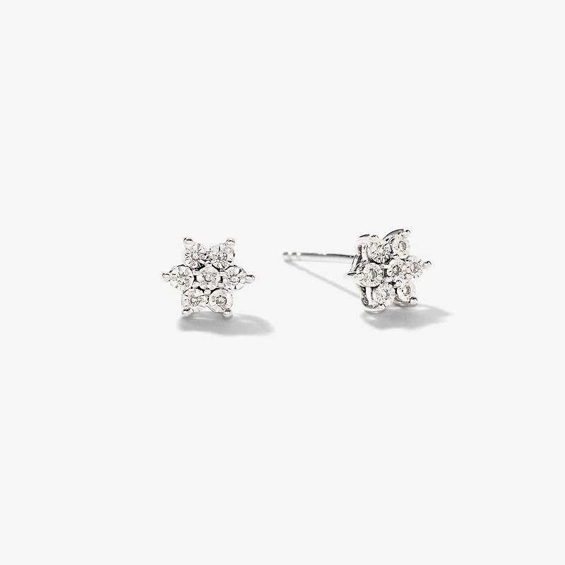 Flower Diamond Stud Earrings in 10K White Gold (0.04 ct tw)