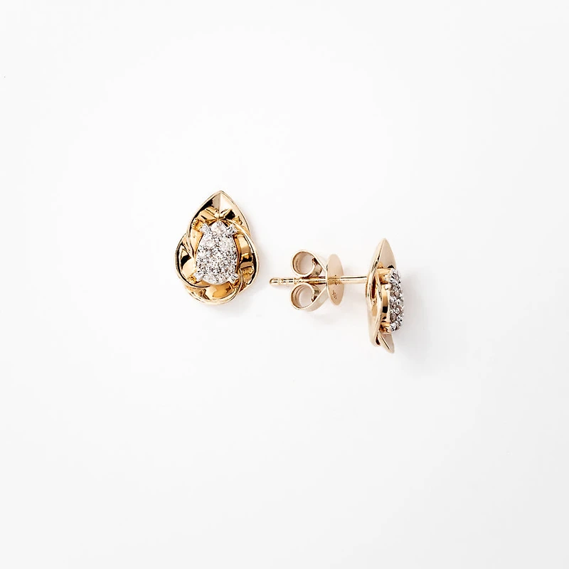 Diamond Cluster Stud Earrings in 10K Yellow Gold (0.18 ct tw)