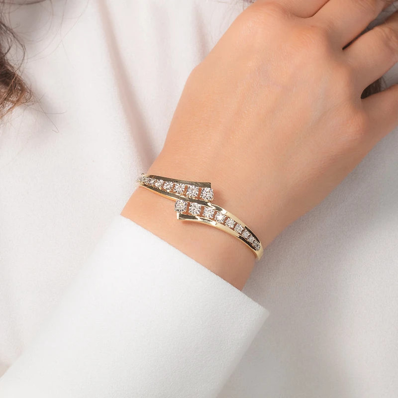Diamond Bangle in 10K Yellow and White Gold (1.25 ct tw)
