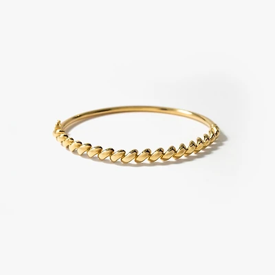 Wavy Oval Bangle in 10K Yellow Gold
