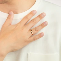 Men's Geometric Wedding Band 10K Yellow Gold (0.06 ct tw)
