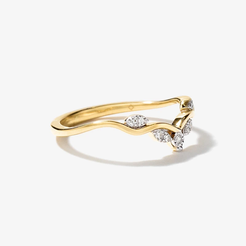 Diamond Cluster Ring 10K Yellow Gold (0.07 ct tw)
