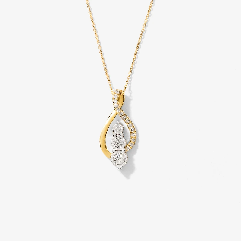 Diamond Cluster Necklace in 10K Yellow Gold (0.20 ct tw)