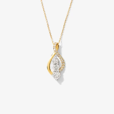 Diamond Cluster Necklace in 10K Yellow Gold (0.20 ct tw)