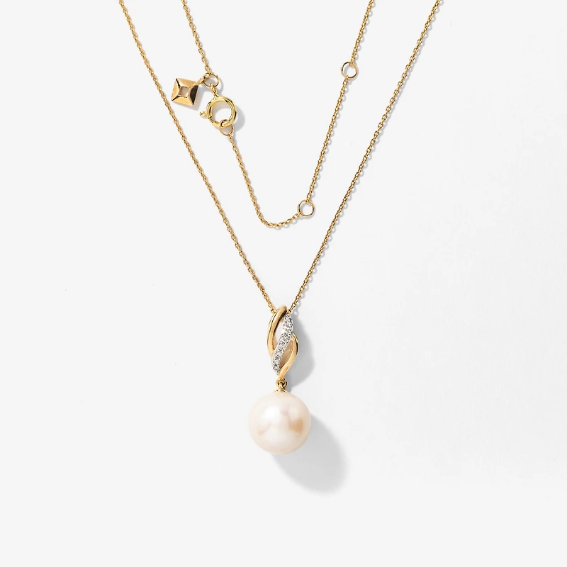Pearl Necklace in 10K Yellow Gold