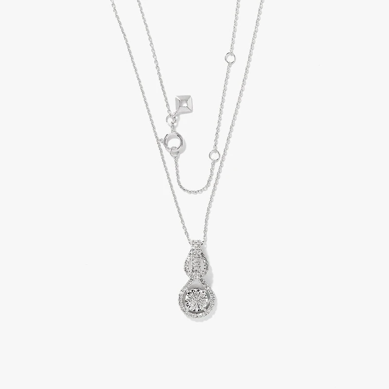 Diamond Cluster Necklace in 10K White Gold (0.31 ct tw)