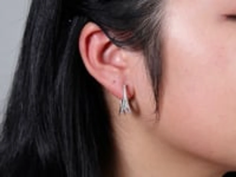 Split Hoop Diamond Earrings in 10K White Gold (0.50 ct tw)