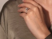 Lab Grown Oval Cut Diamond Engagement Ring 14K White Gold (1.75 ct