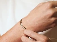 Men's Concave Curb Bracelet in 10K Yellow Gold