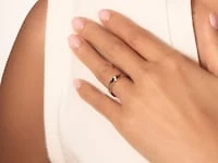 Geometric Wedding Band 10K Yellow Gold (0.05 ct tw)