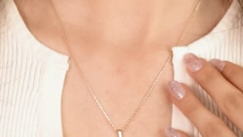 Droplet Necklace in 10K Yellow Gold
