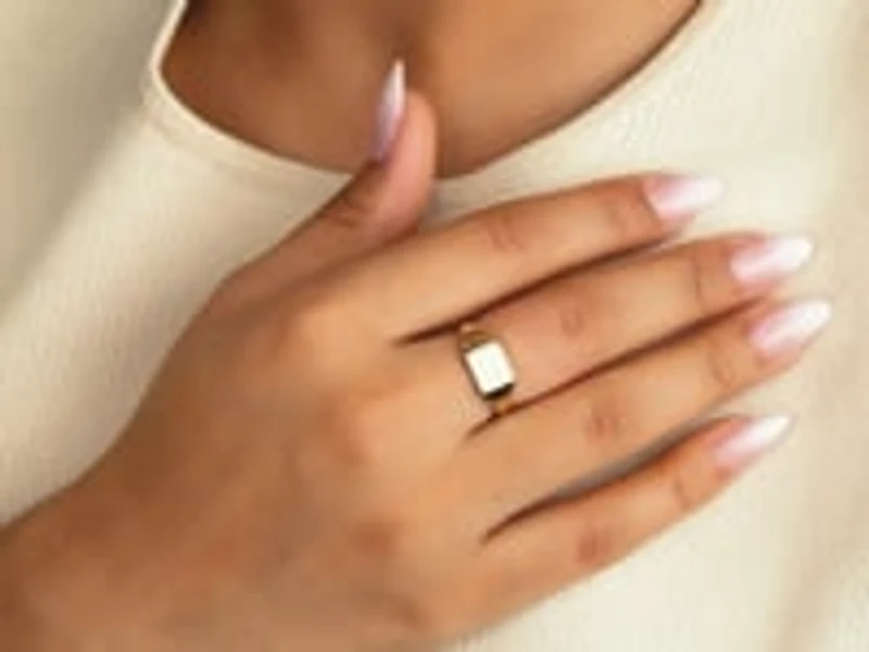 Ladies Rectangle Signet Ring 10K Yellow Gold